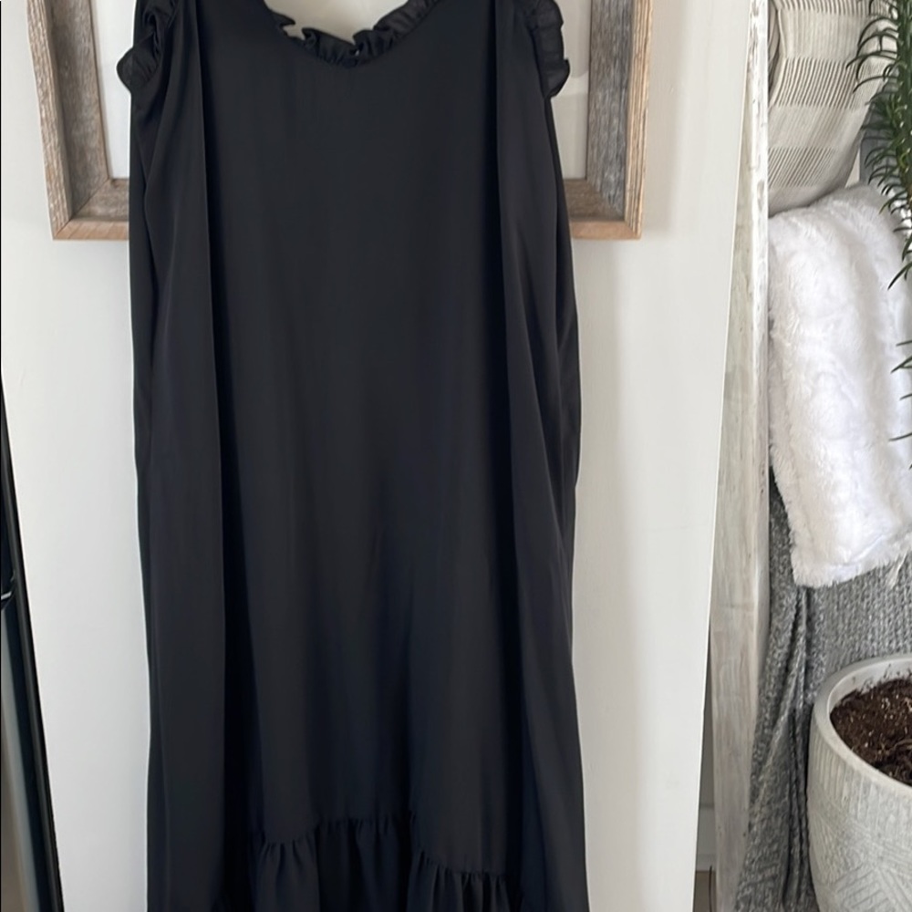 Black maxi dress. Lined. Worn once. Size large.